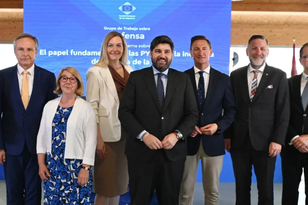 López Miras sitúa a Cartagena como referente europeo de la industria de defensa y las tecnologías duales