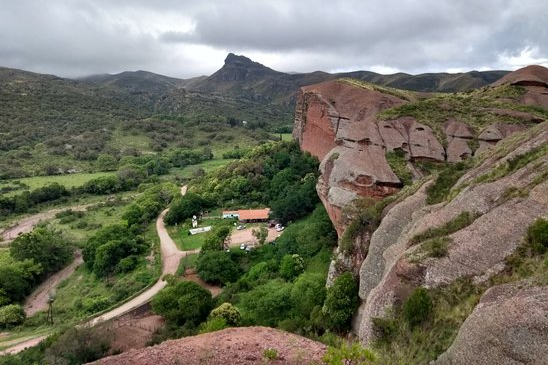 Córdoba conquista con el misterio del Uritorco y los paisajes ocultos de Ongamira