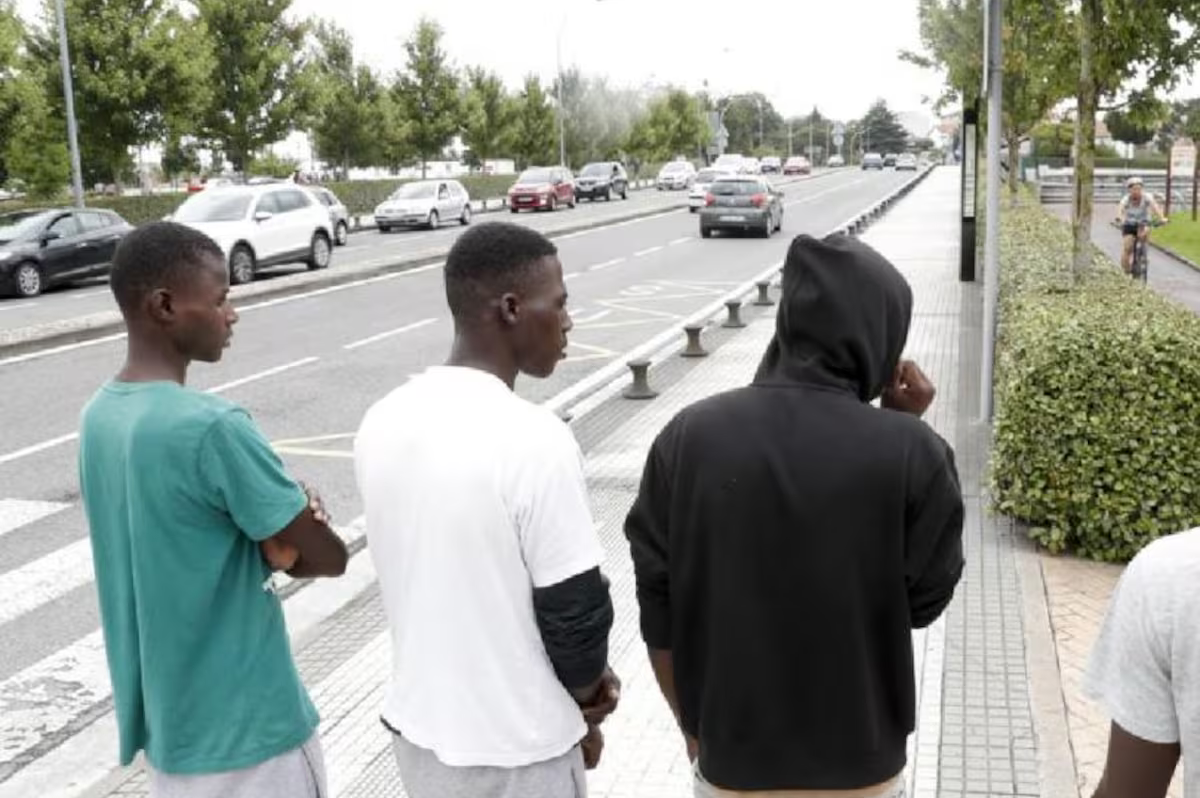 Inmigrantes malienses amenazan con bloquear carreteras en Alicante para exigir su regularización