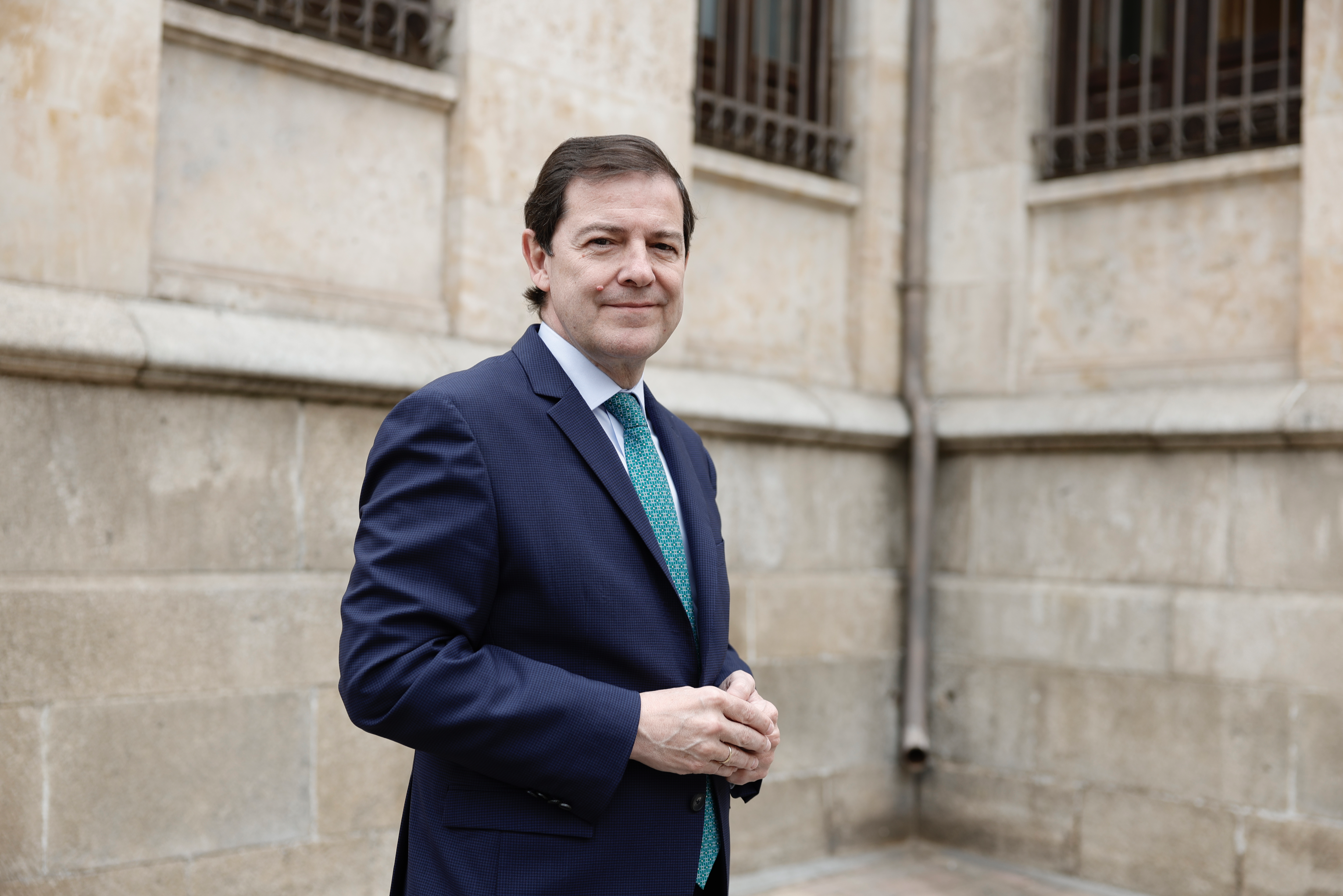 Mañueco refuerza el transporte en Castilla y León tras un año de éxito de Buscyl