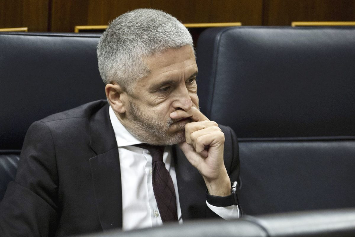 Marlaska, en el punto de mira por la falta de medios contra los narcos