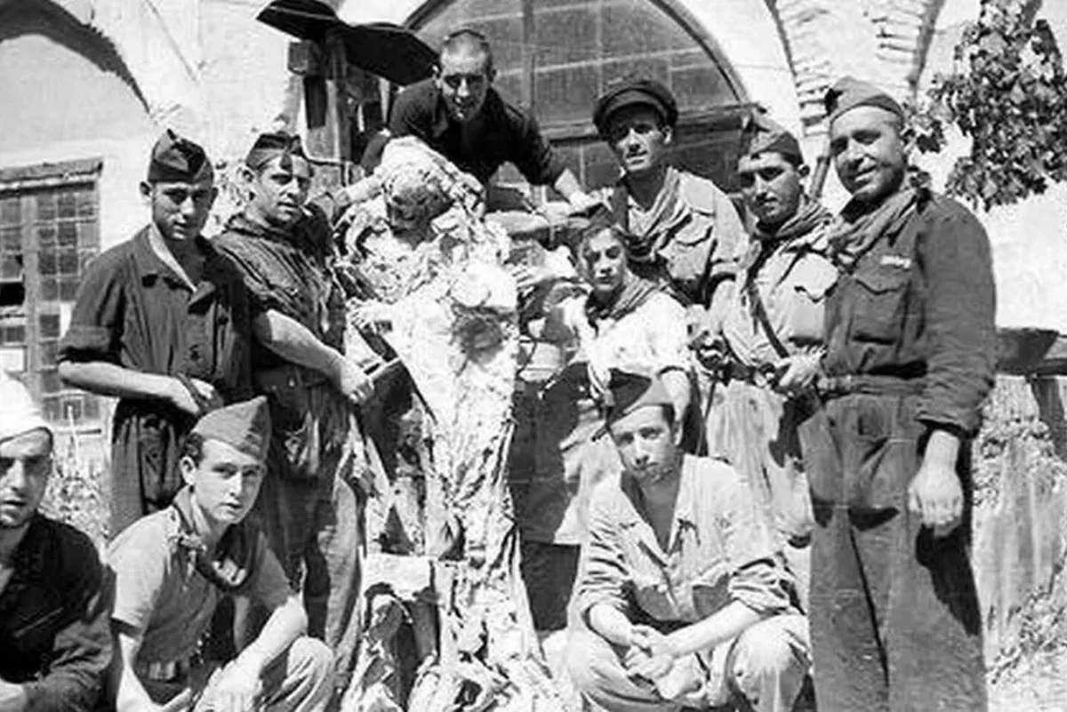 Aquellos que no conocen su propia
historia están condenados a repetirla