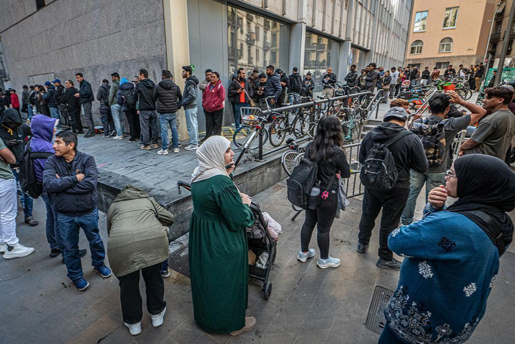 El Gobierno ampliará hasta 30 minutos la atención para regularizar inmigrantes