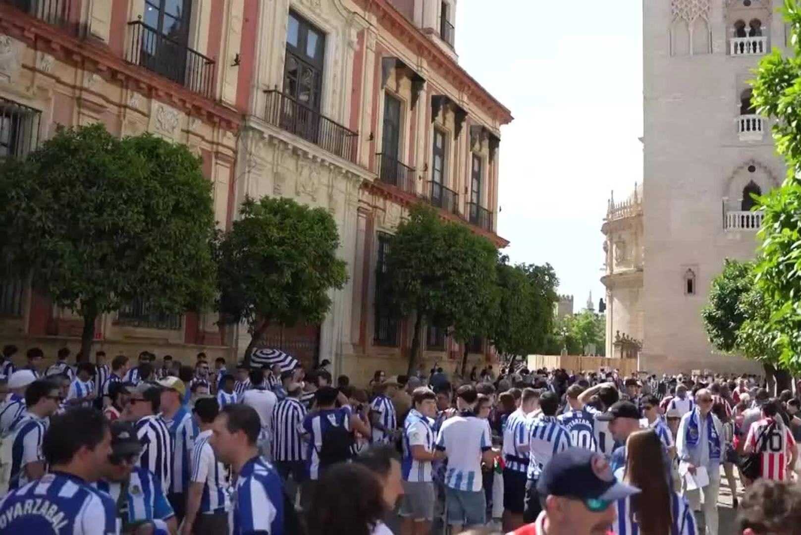 Gritos de "puta España y puta Selección" en la previa de la final de la Copa del Rey en mientras la izquierda calla
