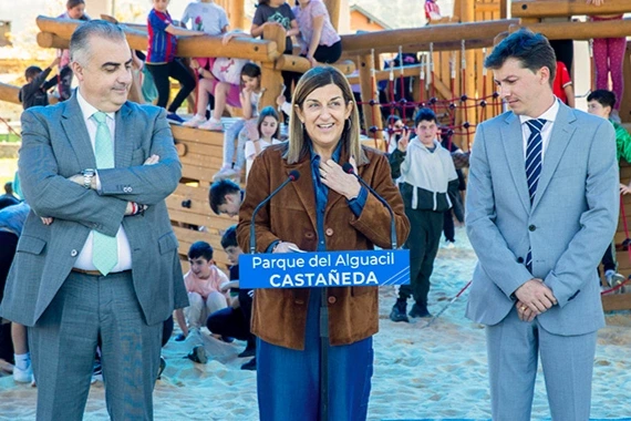 Cantabria inaugura en Castañeda un parque infantil cubierto de casi un millón de euros
